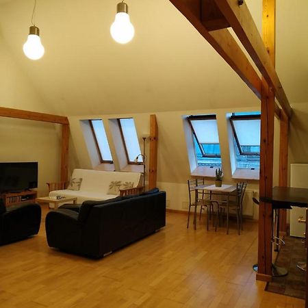 Sunlit Loft Apartment 리가 외부 사진